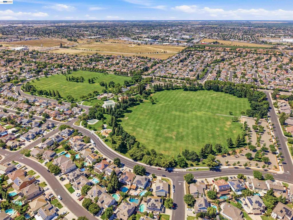 2232 Katherine Pl, Manteca, CA 95337