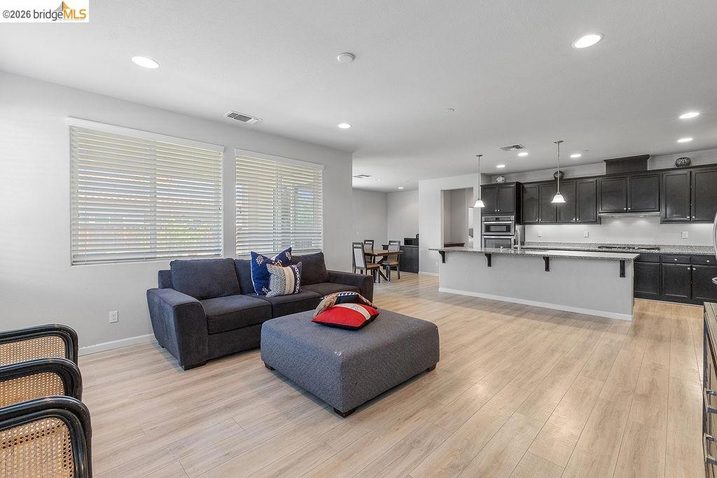 983 Dainty Ave, Brentwood (CC), CA 94513