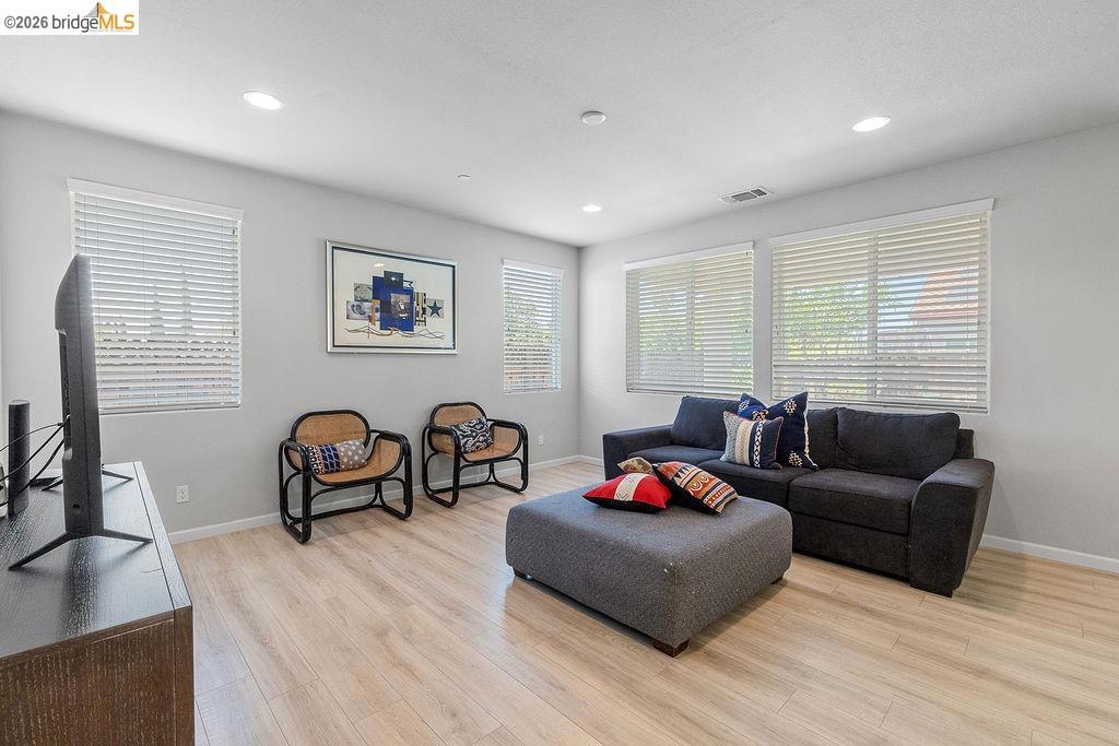 983 Dainty Ave, Brentwood (CC), CA 94513