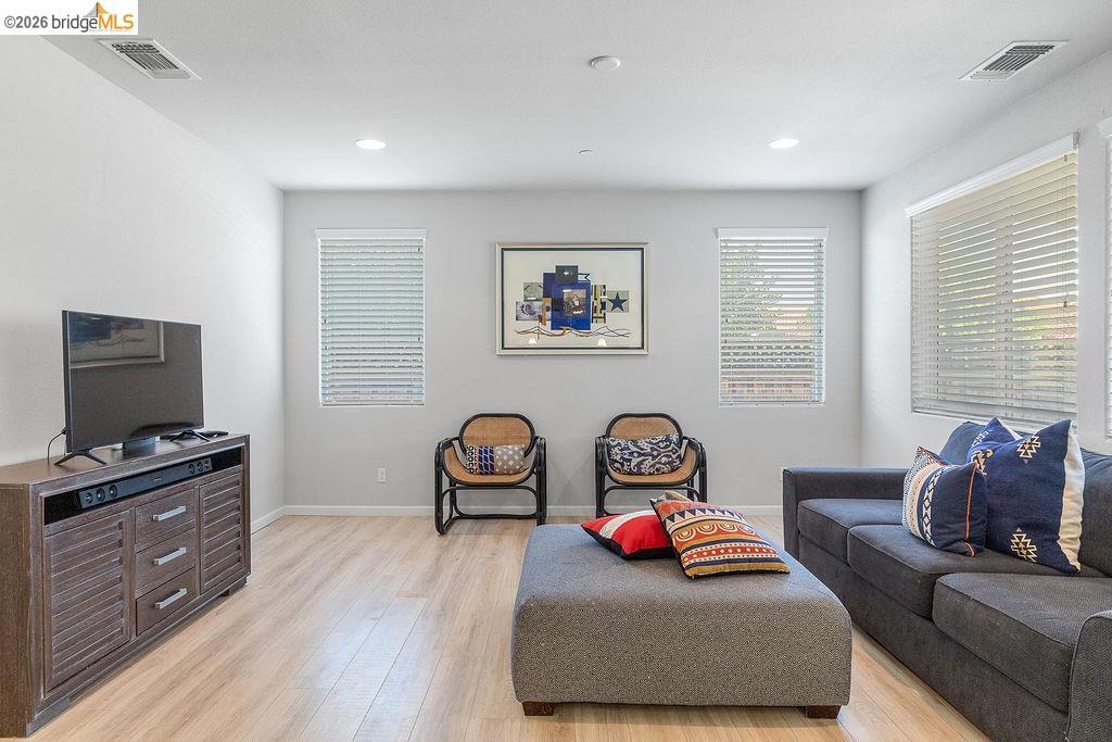 983 Dainty Ave, Brentwood (CC), CA 94513