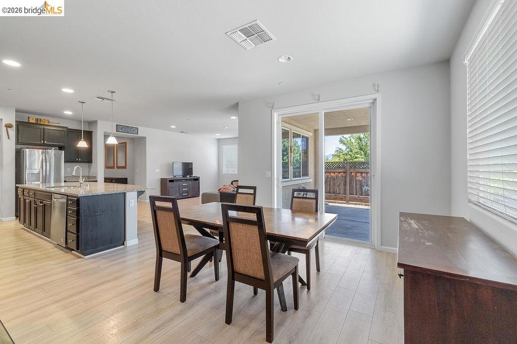983 Dainty Ave, Brentwood (CC), CA 94513