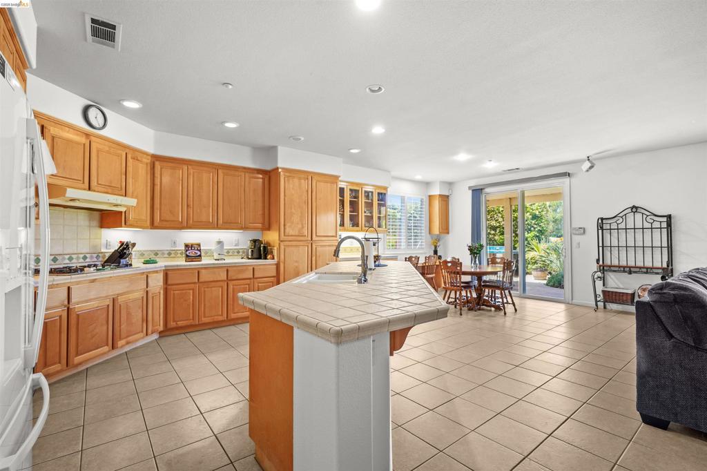 540 Lakeview Dr, Brentwood (CC), CA 94513