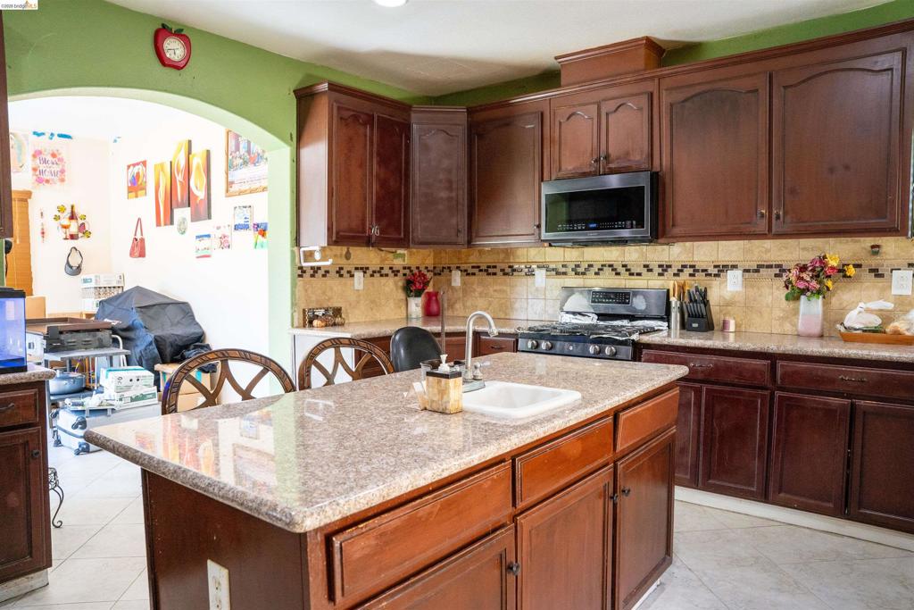 505 Tuscany Ct, Patterson, CA 95363