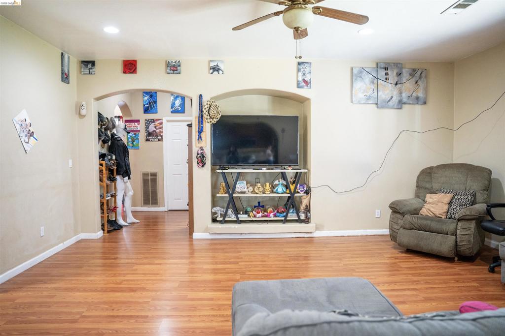 505 Tuscany Ct, Patterson, CA 95363