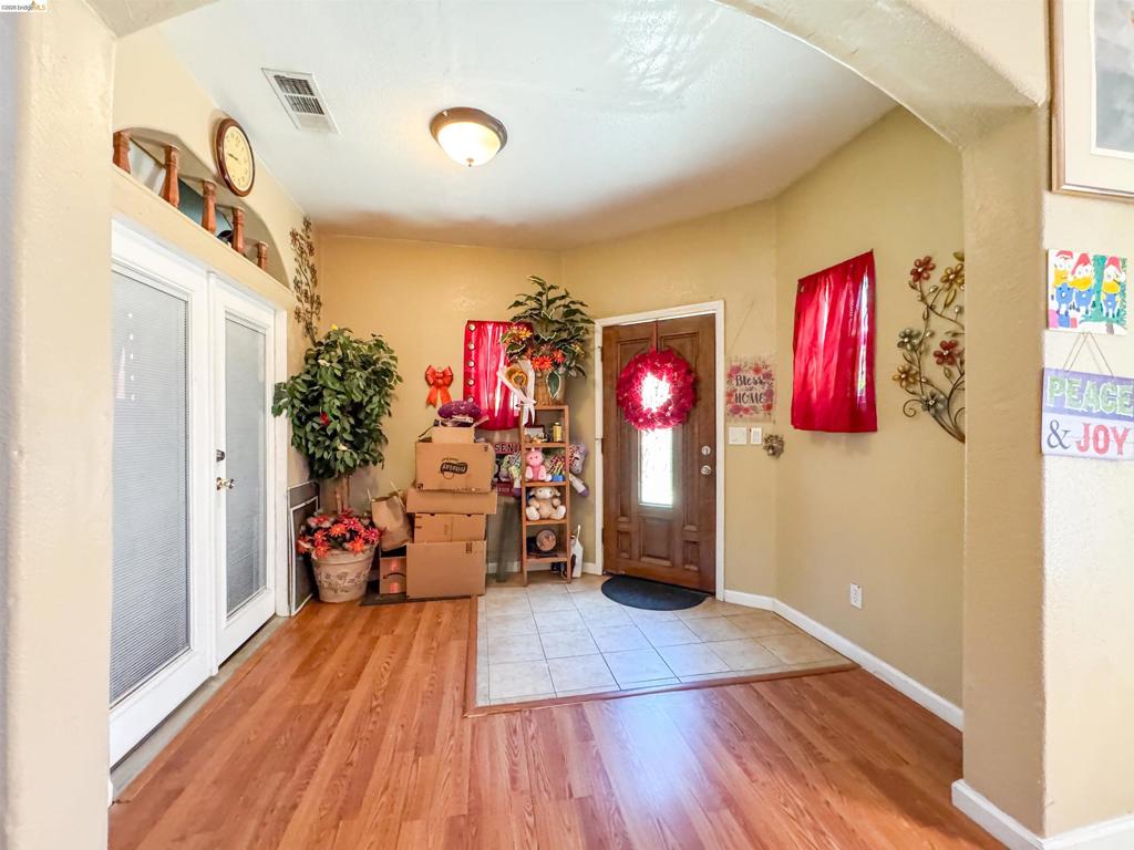 505 Tuscany Ct, Patterson, CA 95363