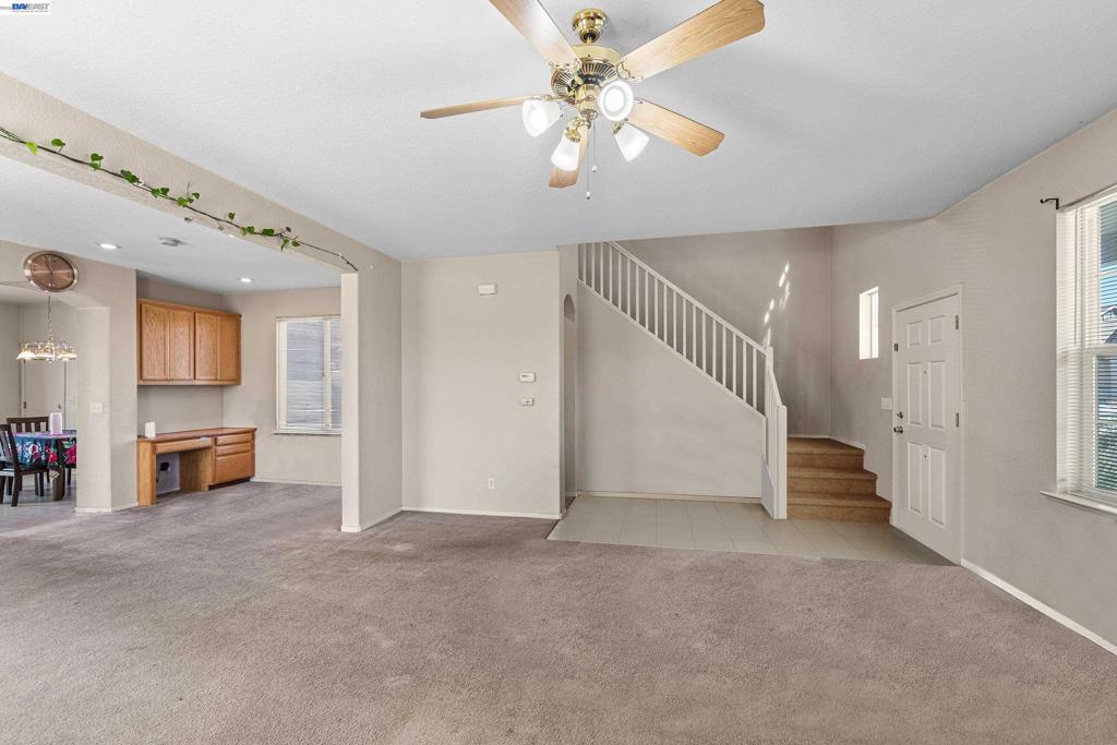 1153 Syracuse Ln, Manteca, CA 95336