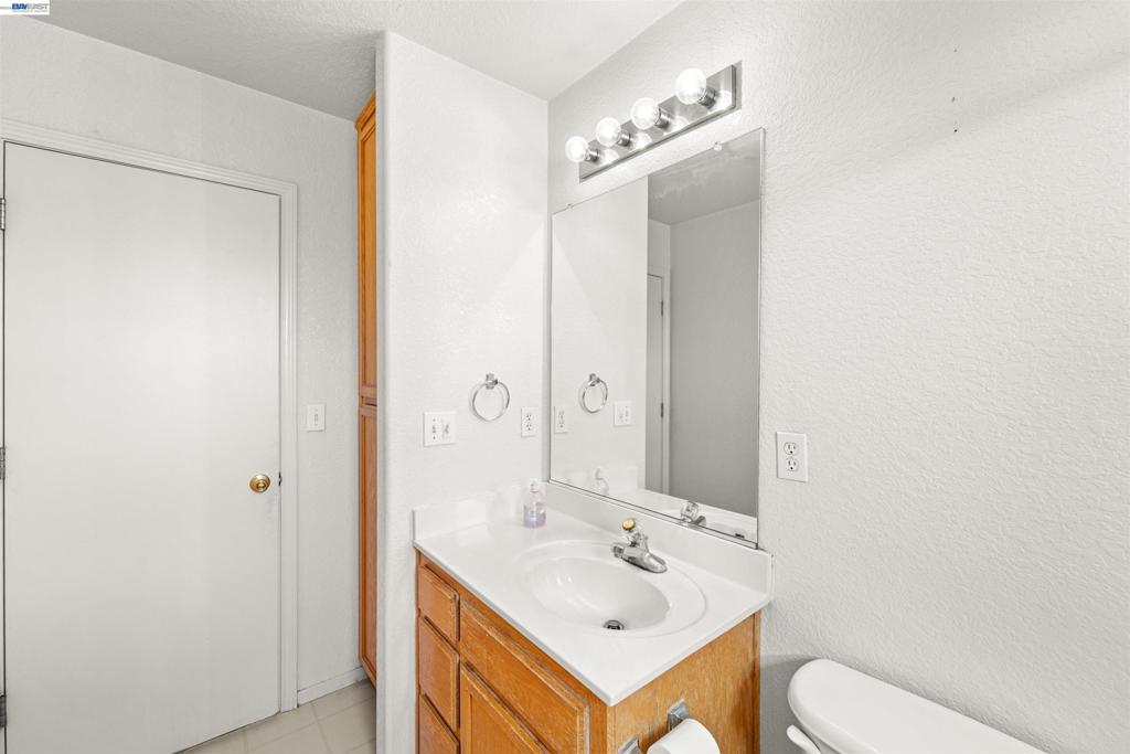 1153 Syracuse Ln, Manteca, CA 95336