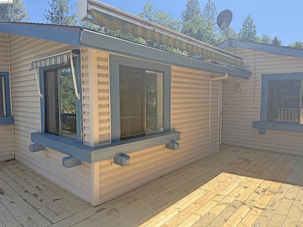 22700 Hidden Hollow Dr, Groveland, CA 95321