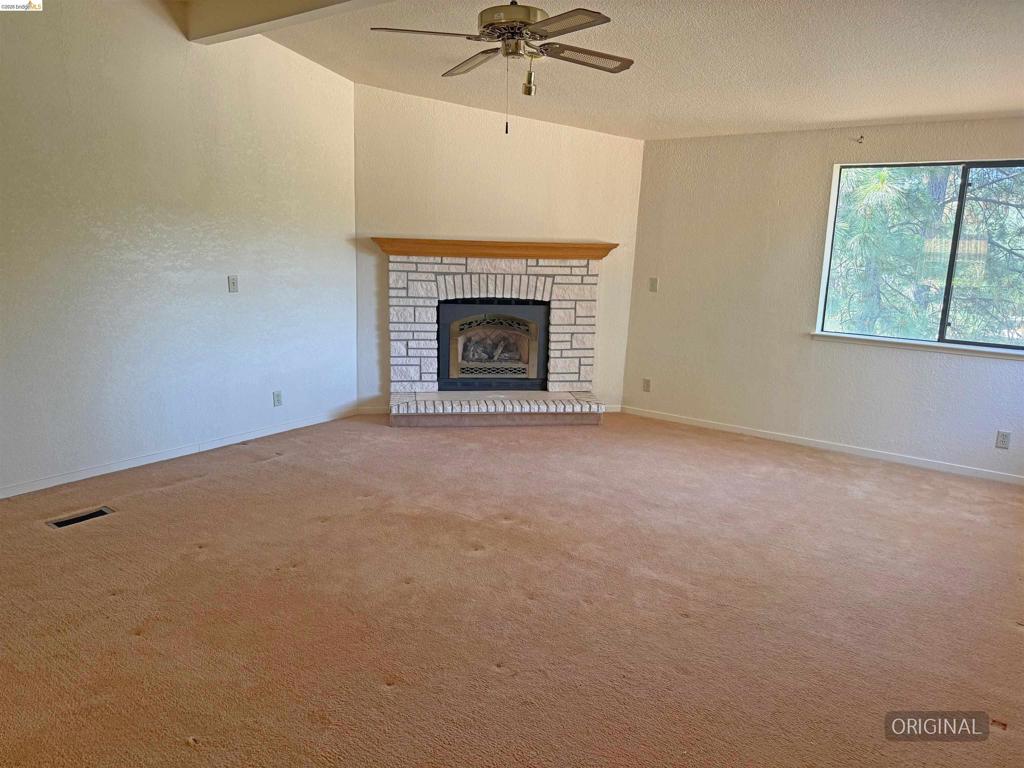 22700 Hidden Hollow Dr, Groveland, CA 95321