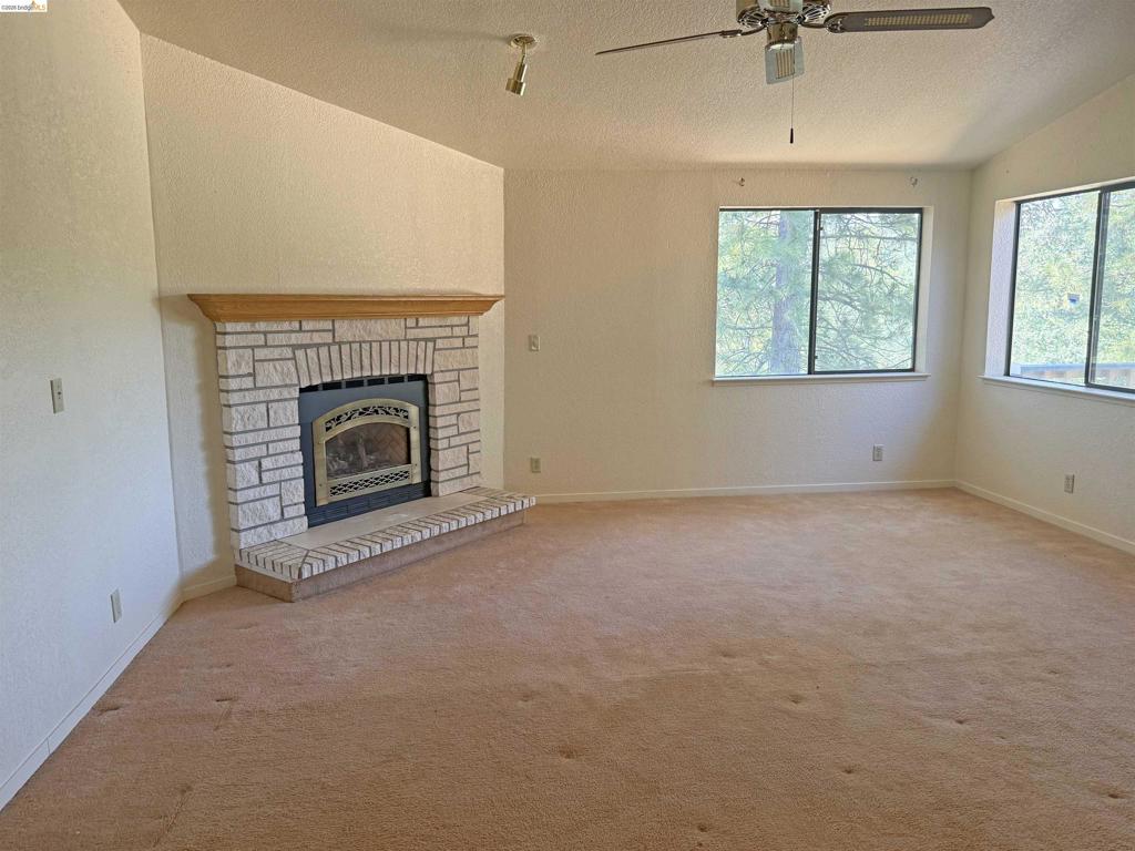 22700 Hidden Hollow Dr, Groveland, CA 95321