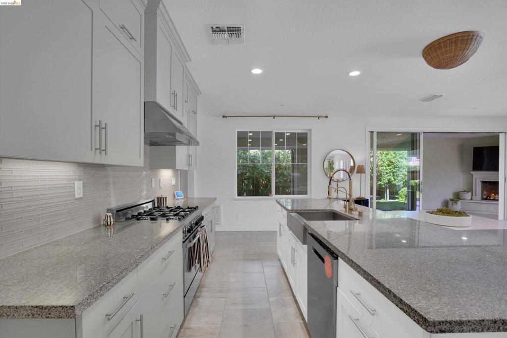 401 Springfield Ct, Brentwood (CC), CA 94513