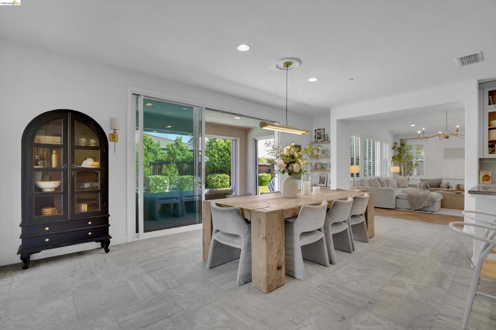 401 Springfield Ct, Brentwood (CC), CA 94513