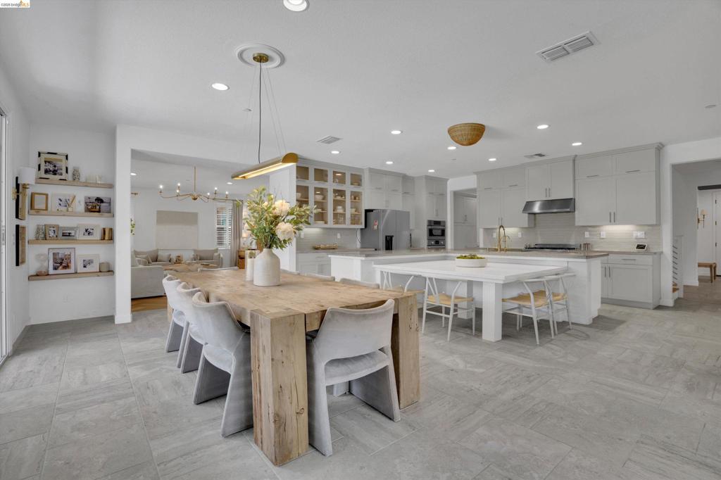401 Springfield Ct, Brentwood (CC), CA 94513