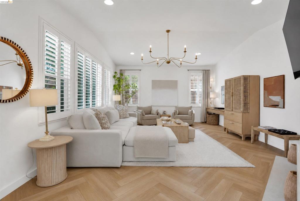 401 Springfield Ct, Brentwood (CC), CA 94513