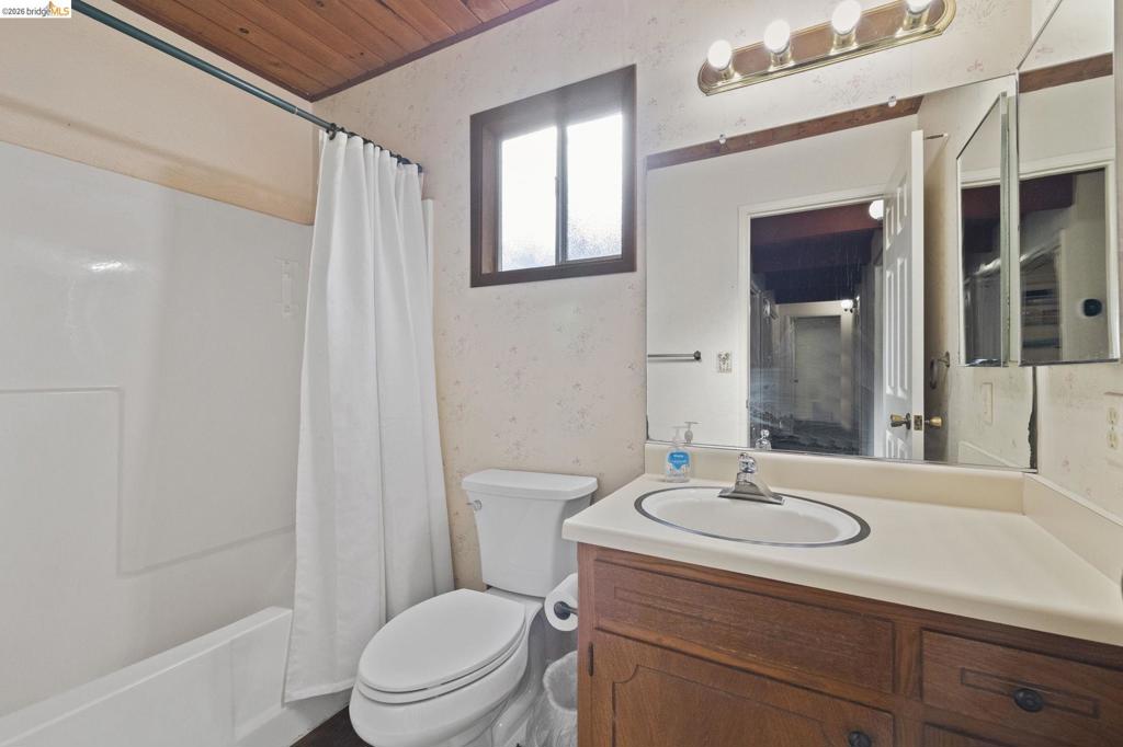 19331 Reid Cir, Groveland, CA 95321