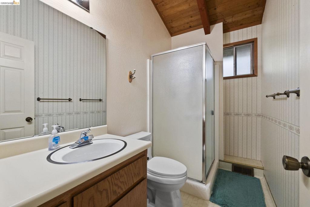 19331 Reid Cir, Groveland, CA 95321