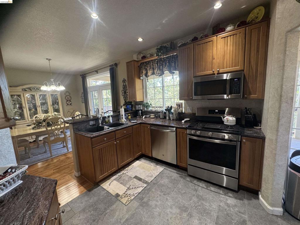 21185 Crystal Falls Dr, Sonora, CA 95370