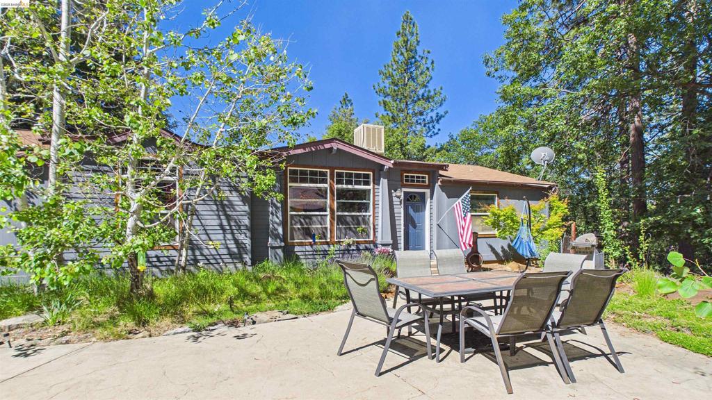 17545 Mount Elizabeth Road, Sonora, CA 95370-9568
