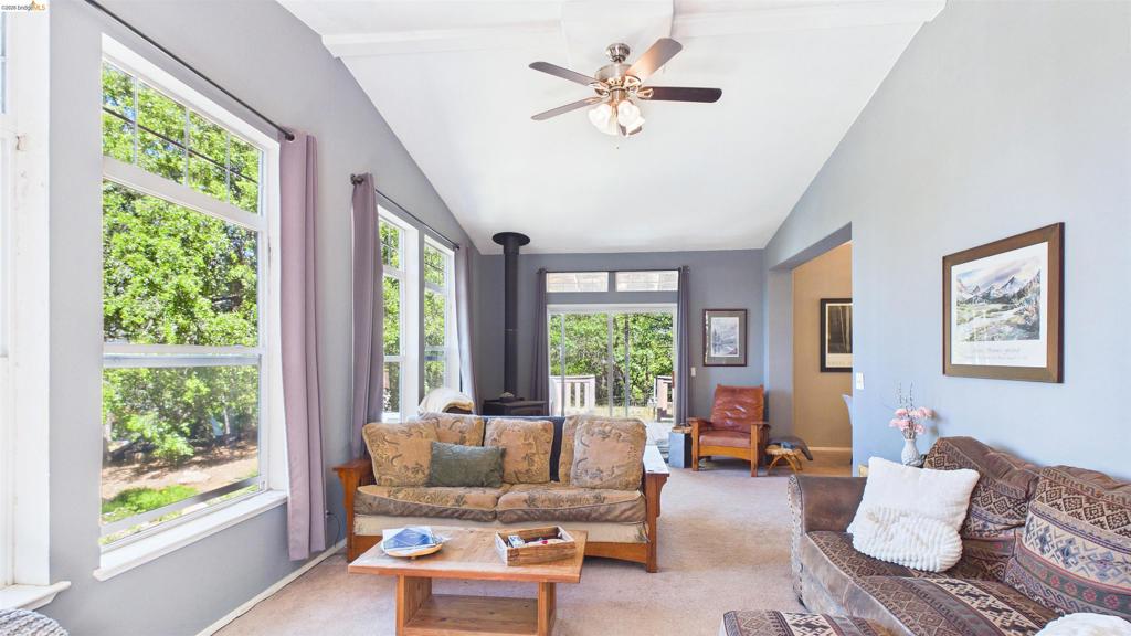 17545 Mount Elizabeth Road, Sonora, CA 95370-9568