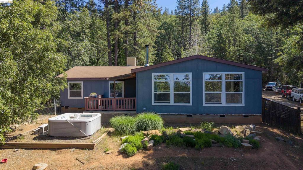 17545 Mount Elizabeth Road, Sonora, CA 95370-9568