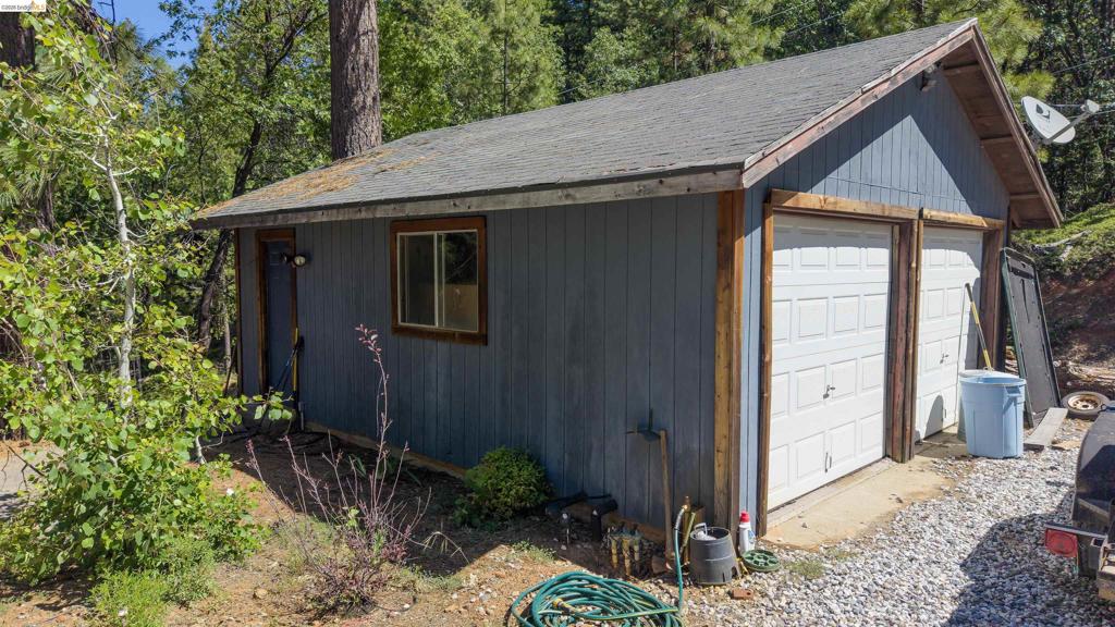 17545 Mount Elizabeth Road, Sonora, CA 95370-9568