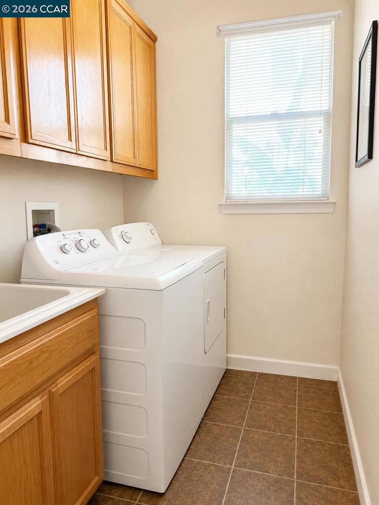 1567 Purple Martin Ln, Manteca, CA 95337