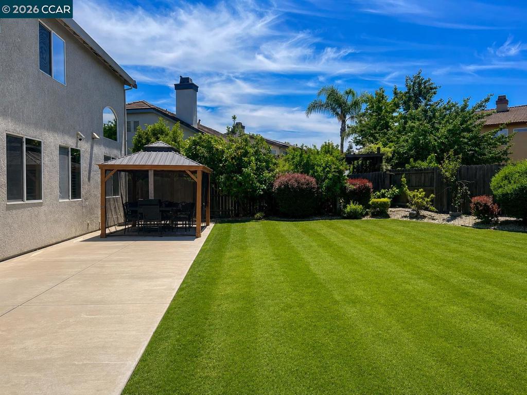 1567 Purple Martin Ln, Manteca, CA 95337