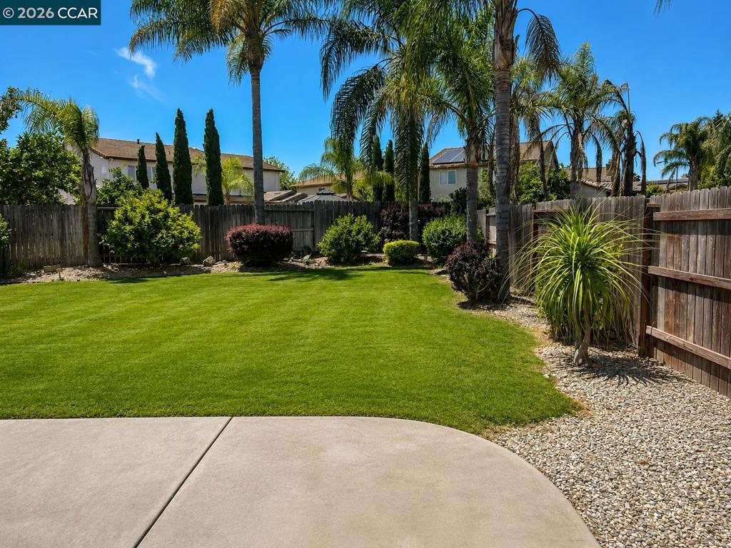 1567 Purple Martin Ln, Manteca, CA 95337