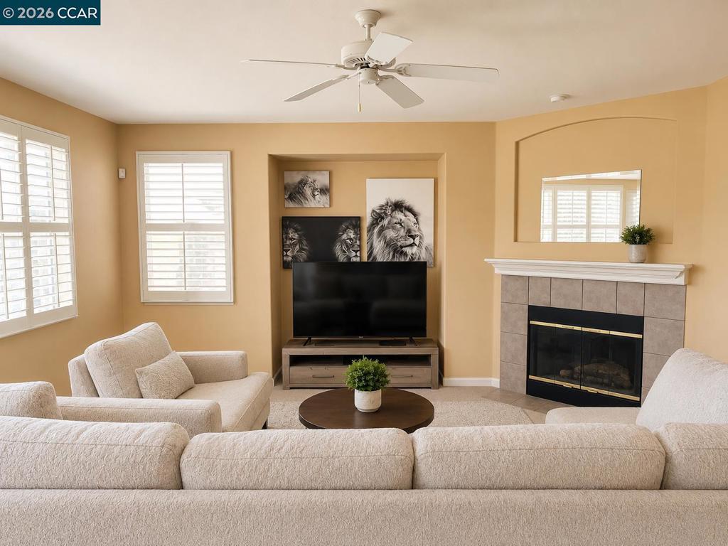 1567 Purple Martin Ln, Manteca, CA 95337