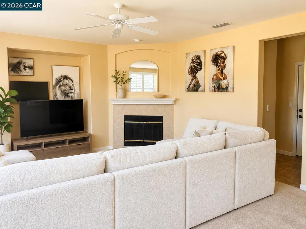 1567 Purple Martin Ln, Manteca, CA 95337