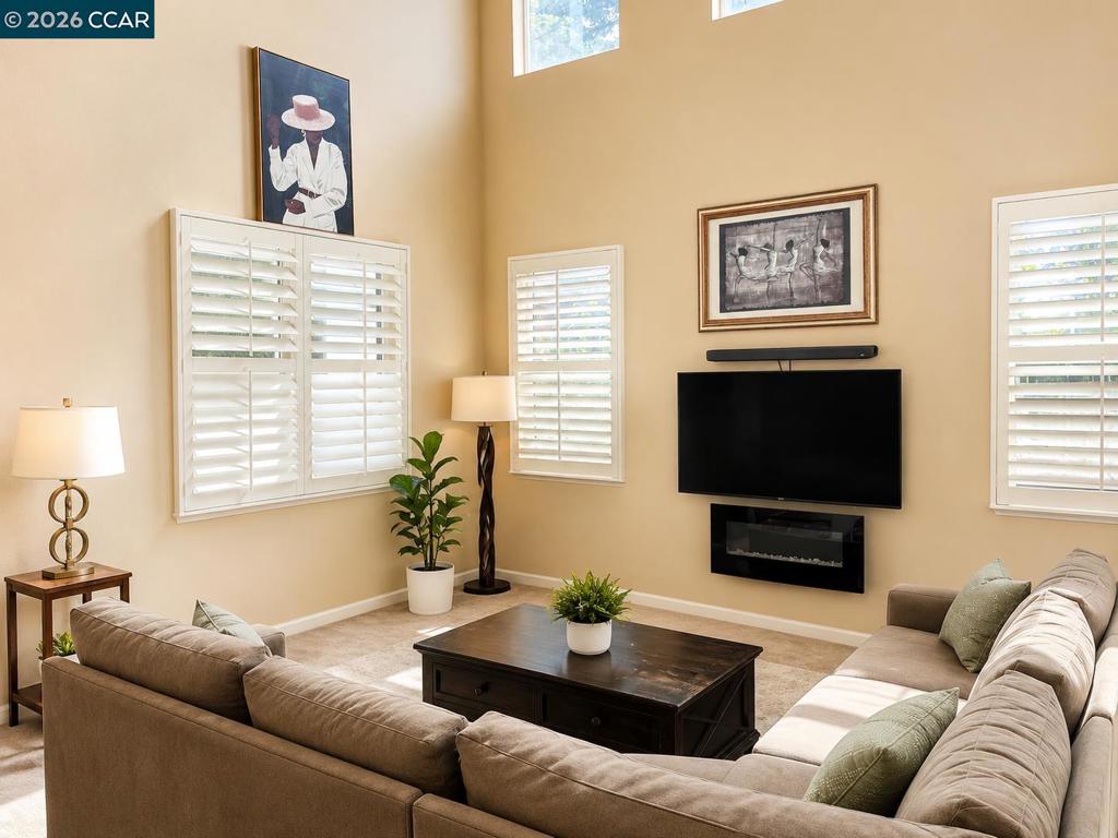 1567 Purple Martin Ln, Manteca, CA 95337
