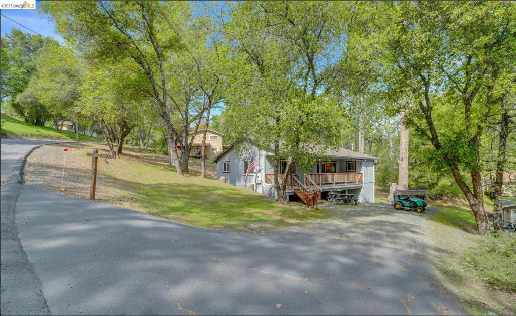 18996 Digger Pine Street, Groveland, CA 95321