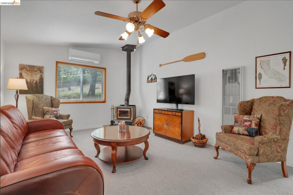 18996 Digger Pine Street, Groveland, CA 95321