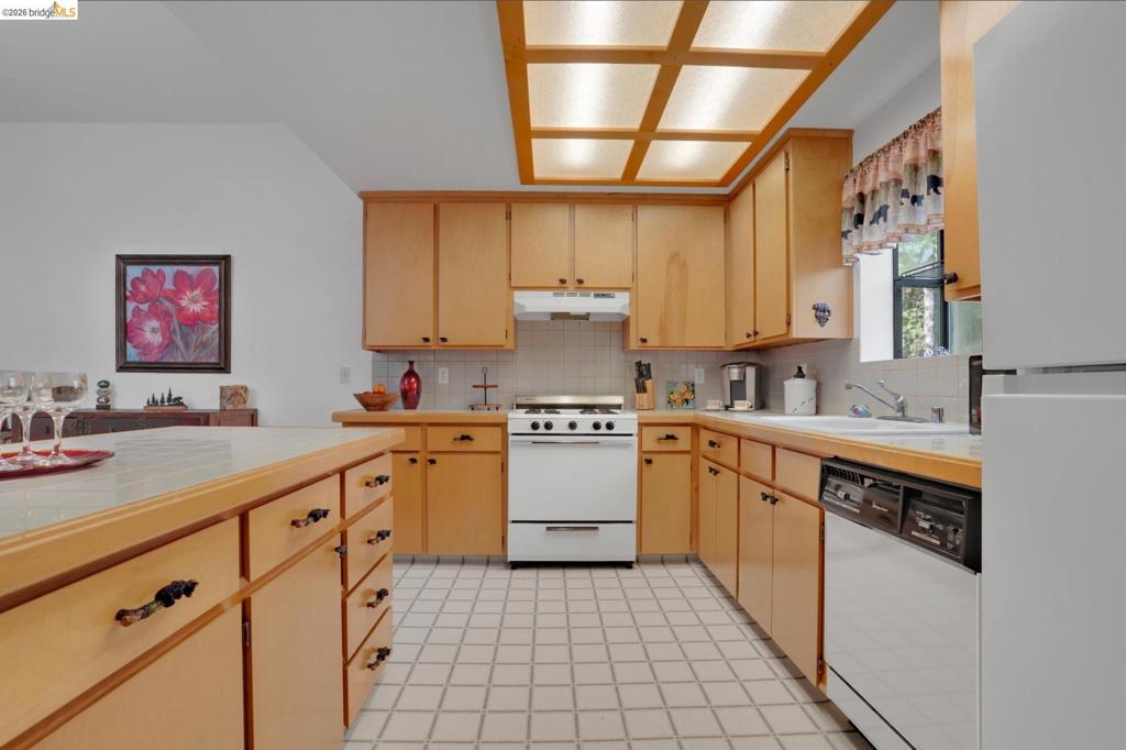 18996 Digger Pine Street, Groveland, CA 95321