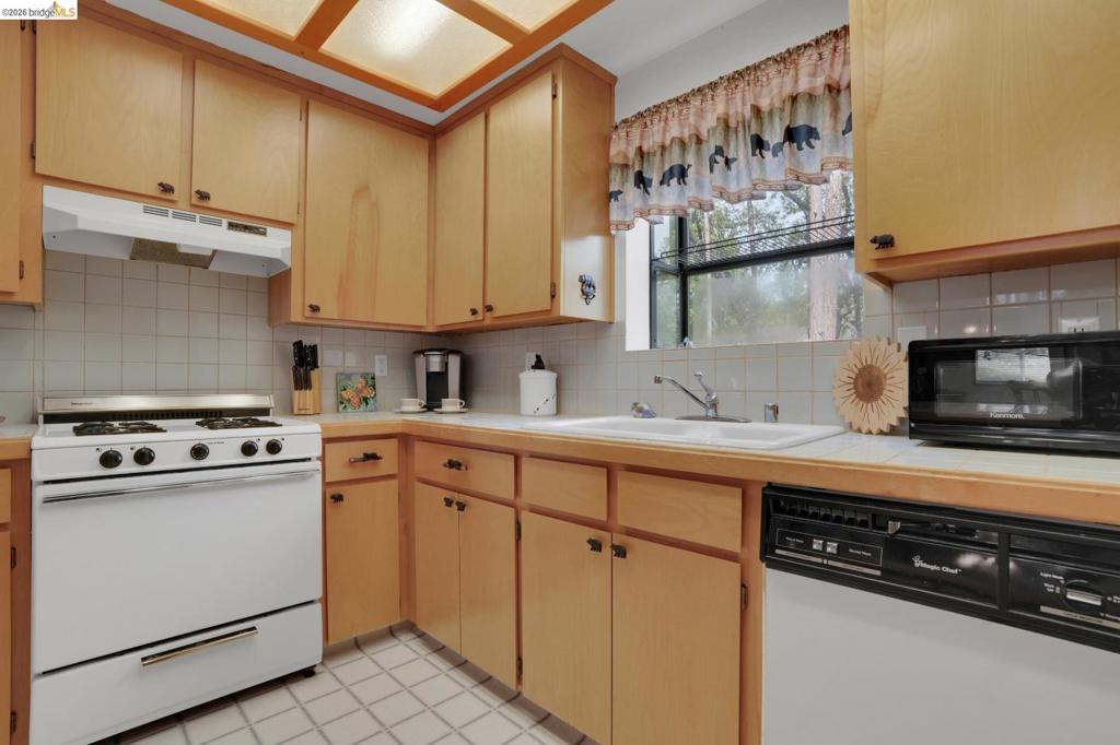 18996 Digger Pine Street, Groveland, CA 95321