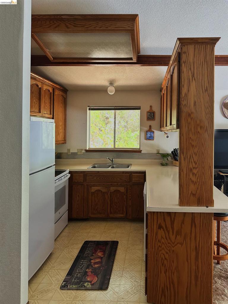 12948 Mueller Dr, Groveland, CA 95321
