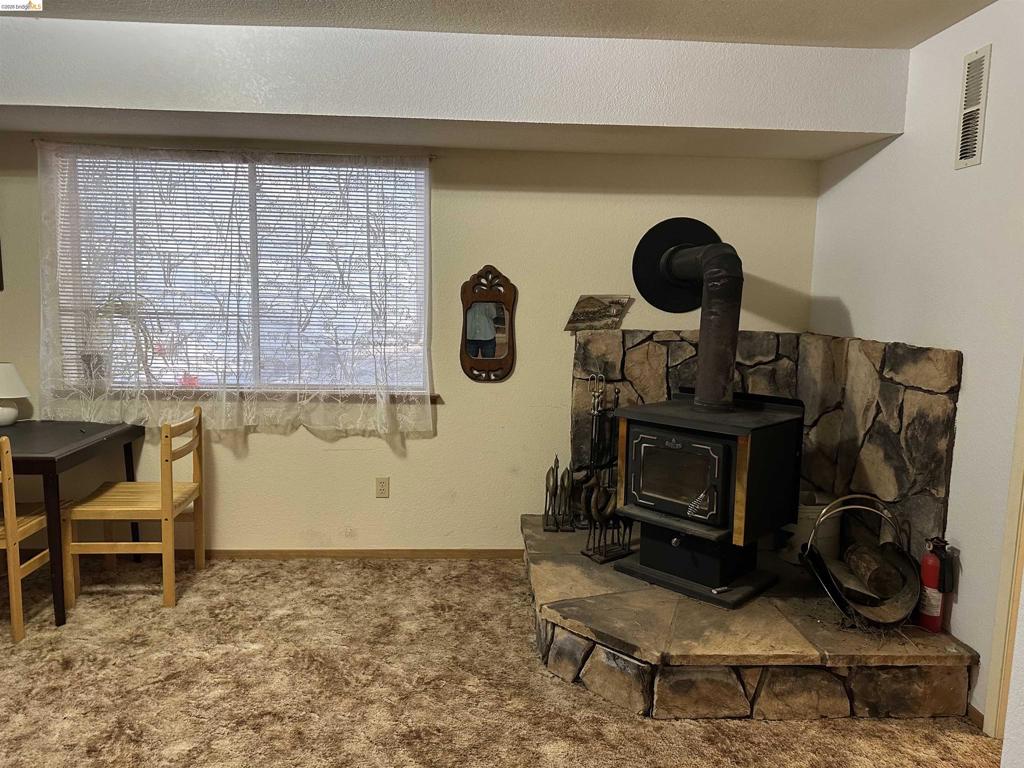 12948 Mueller Dr, Groveland, CA 95321