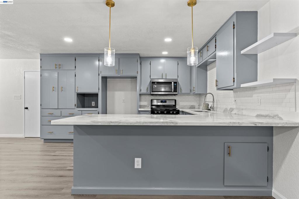 705 W Rumble Rd, Modesto, CA 95350