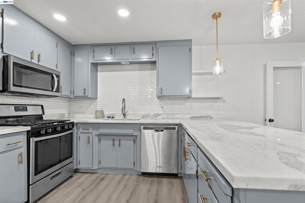 705 W Rumble Rd, Modesto, CA 95350