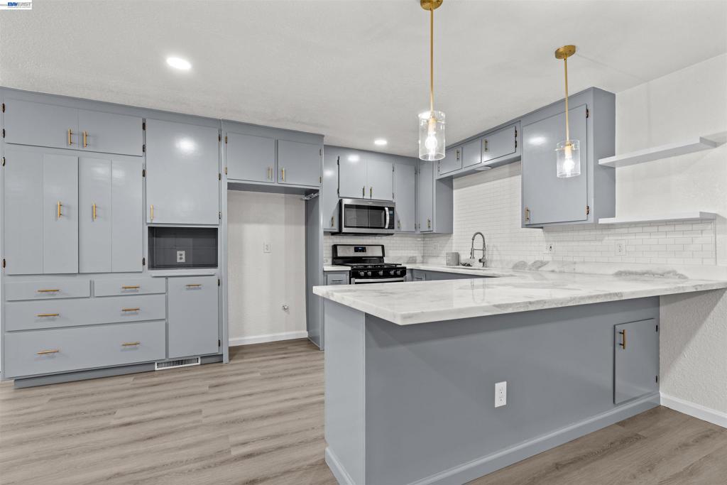 705 W Rumble Rd, Modesto, CA 95350