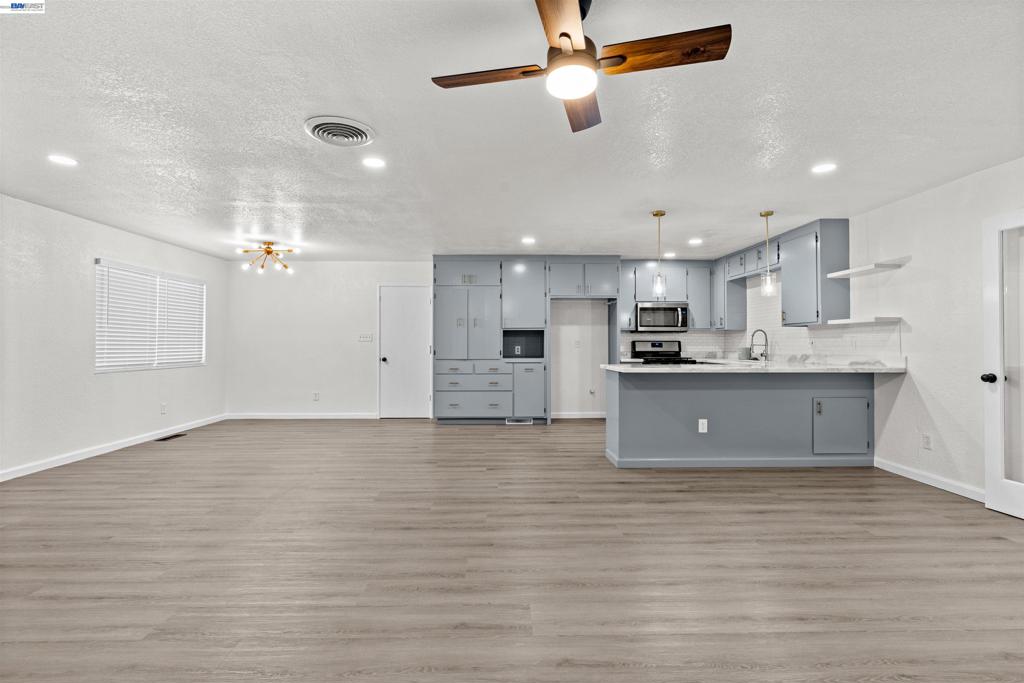 705 W Rumble Rd, Modesto, CA 95350