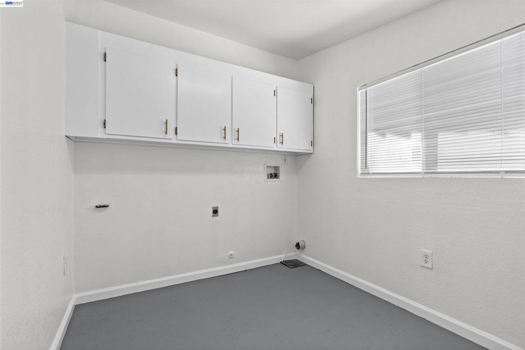 705 W Rumble Rd, Modesto, CA 95350
