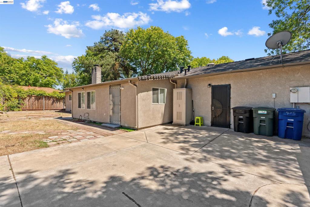 705 W Rumble Rd, Modesto, CA 95350