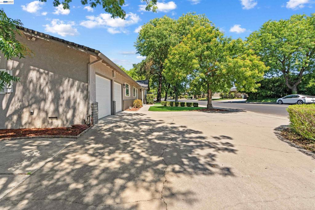 705 W Rumble Rd, Modesto, CA 95350