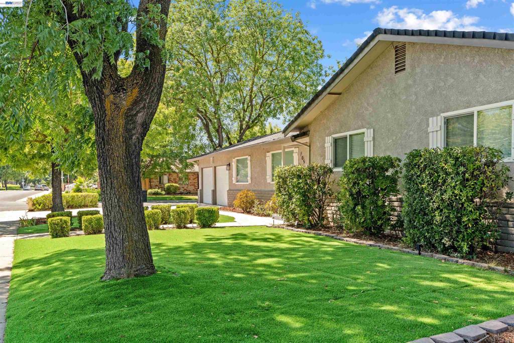 705 W Rumble Rd, Modesto, CA 95350