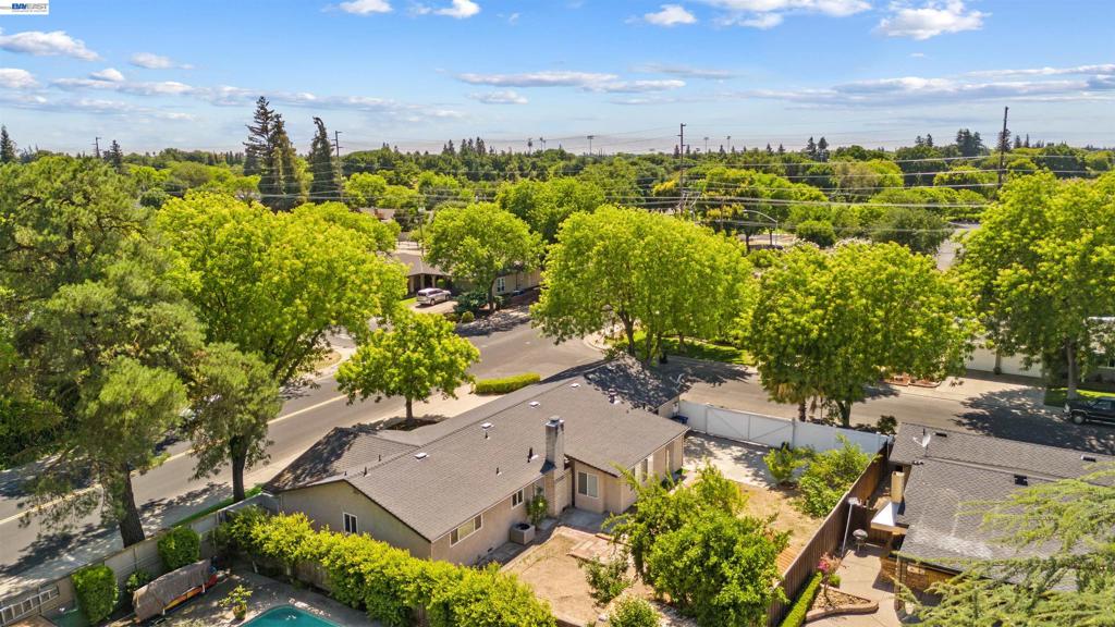 705 W Rumble Rd, Modesto, CA 95350