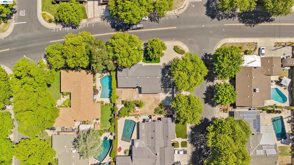 705 W Rumble Rd, Modesto, CA 95350