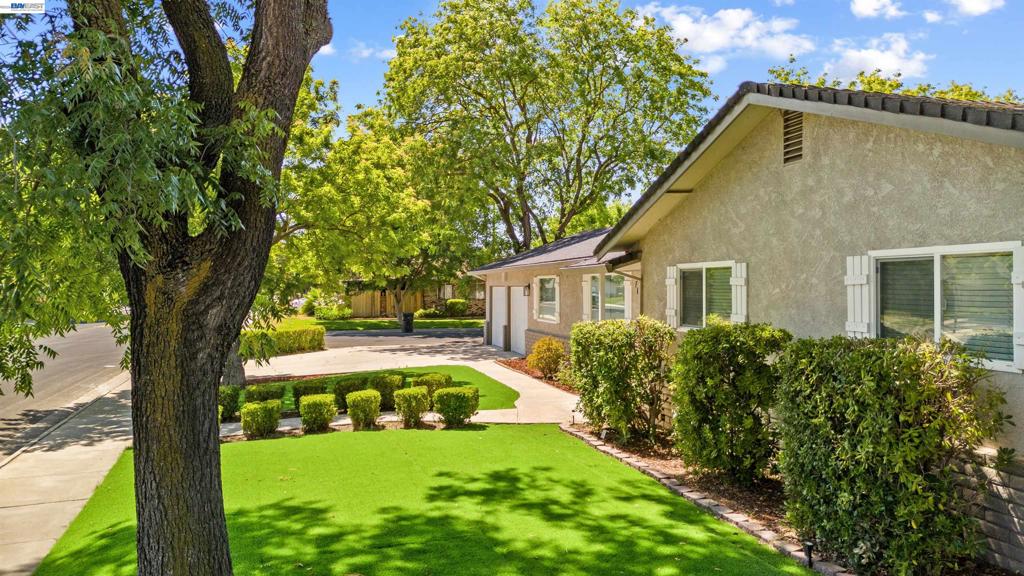 705 W Rumble Rd, Modesto, CA 95350