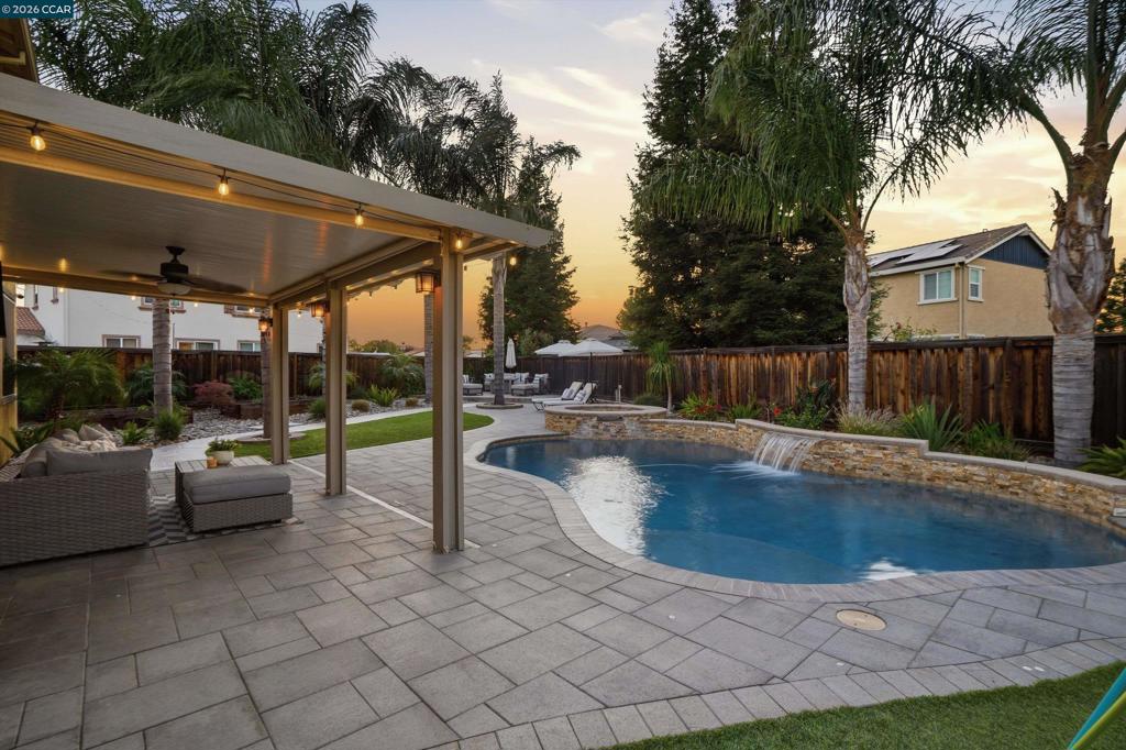 2057 Saffron Ct, Brentwood (CC), CA 94513