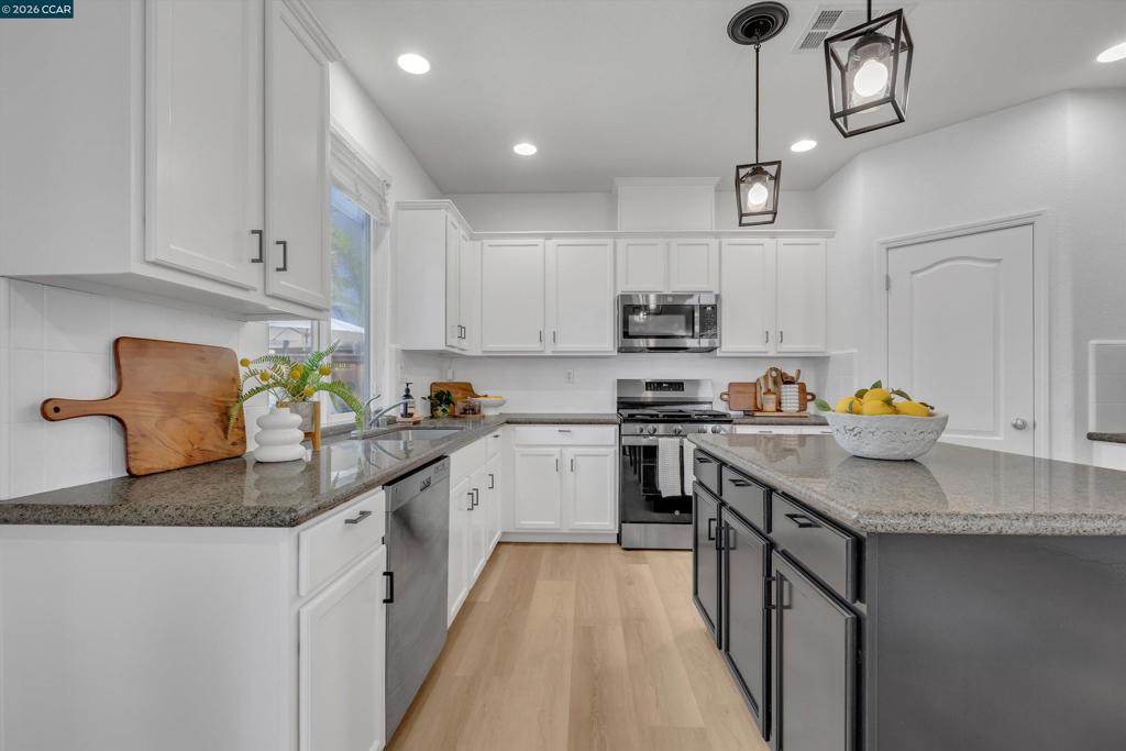 2057 Saffron Ct, Brentwood (CC), CA 94513